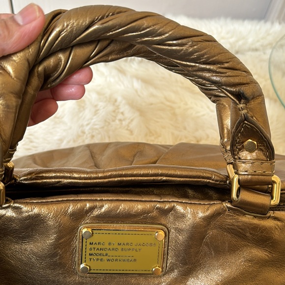 Marc by Marc Jacobs Classic Q Hillier Hobo Gold Metallic Leather Shoulder Bag - Picture 12 of 12